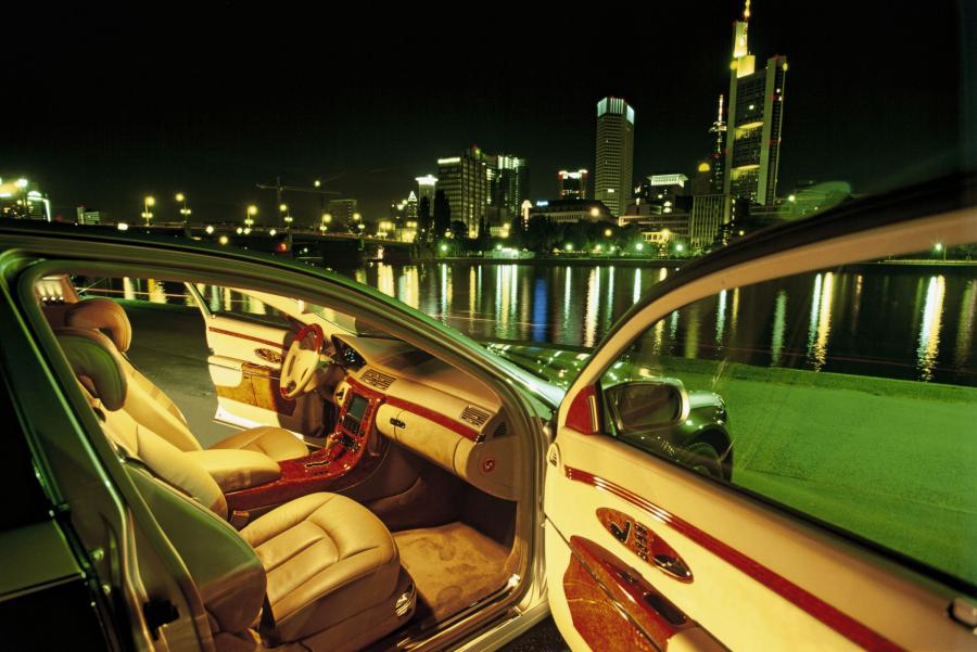 Интерьер Maybach 57 (W240) 2002 года  (фото 13 из 95)